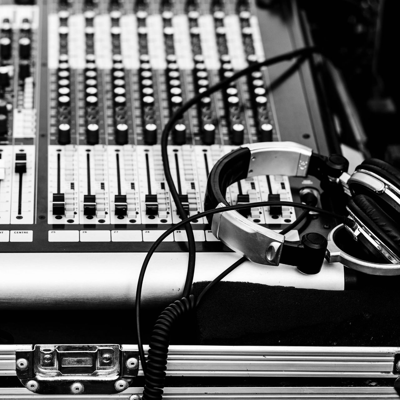 https://www.padovamusica.it/wp-content/uploads/2026/09/pexels-roktim619-30642555-1280x1280.jpg